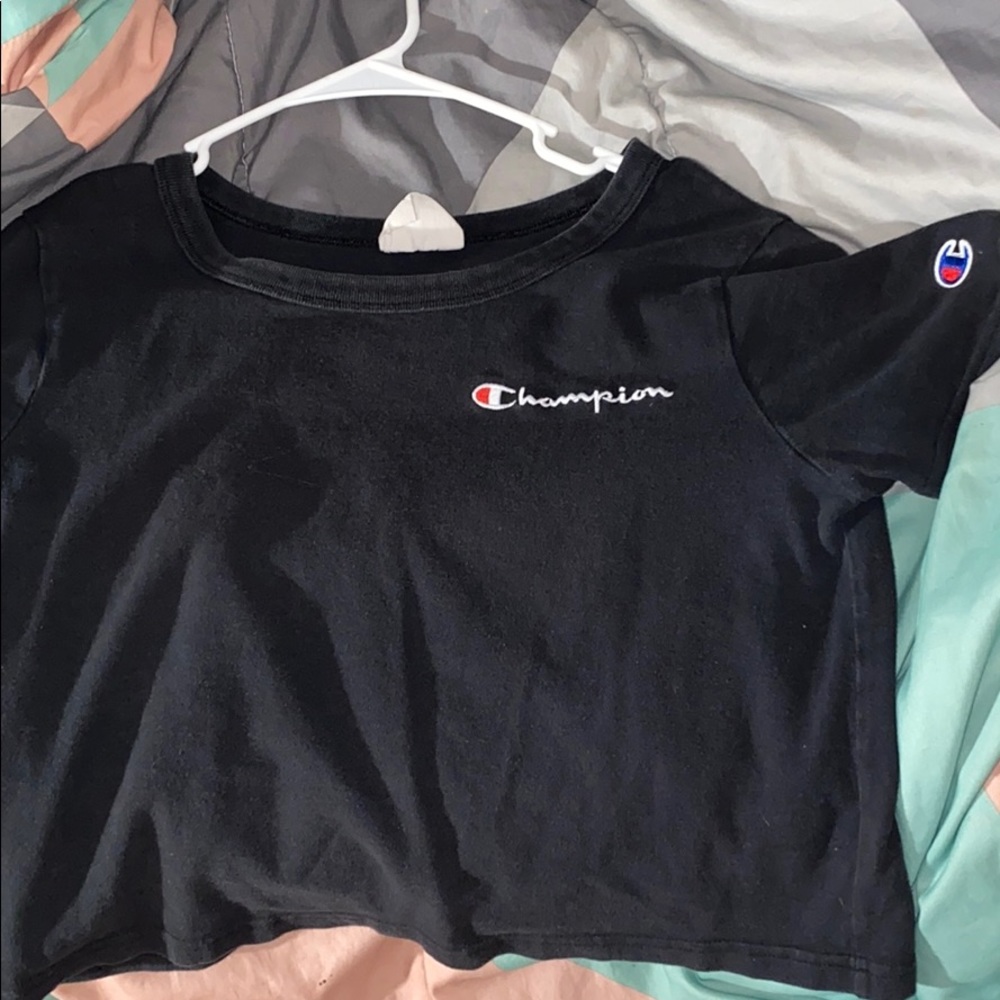 Champion cropped shirt !!